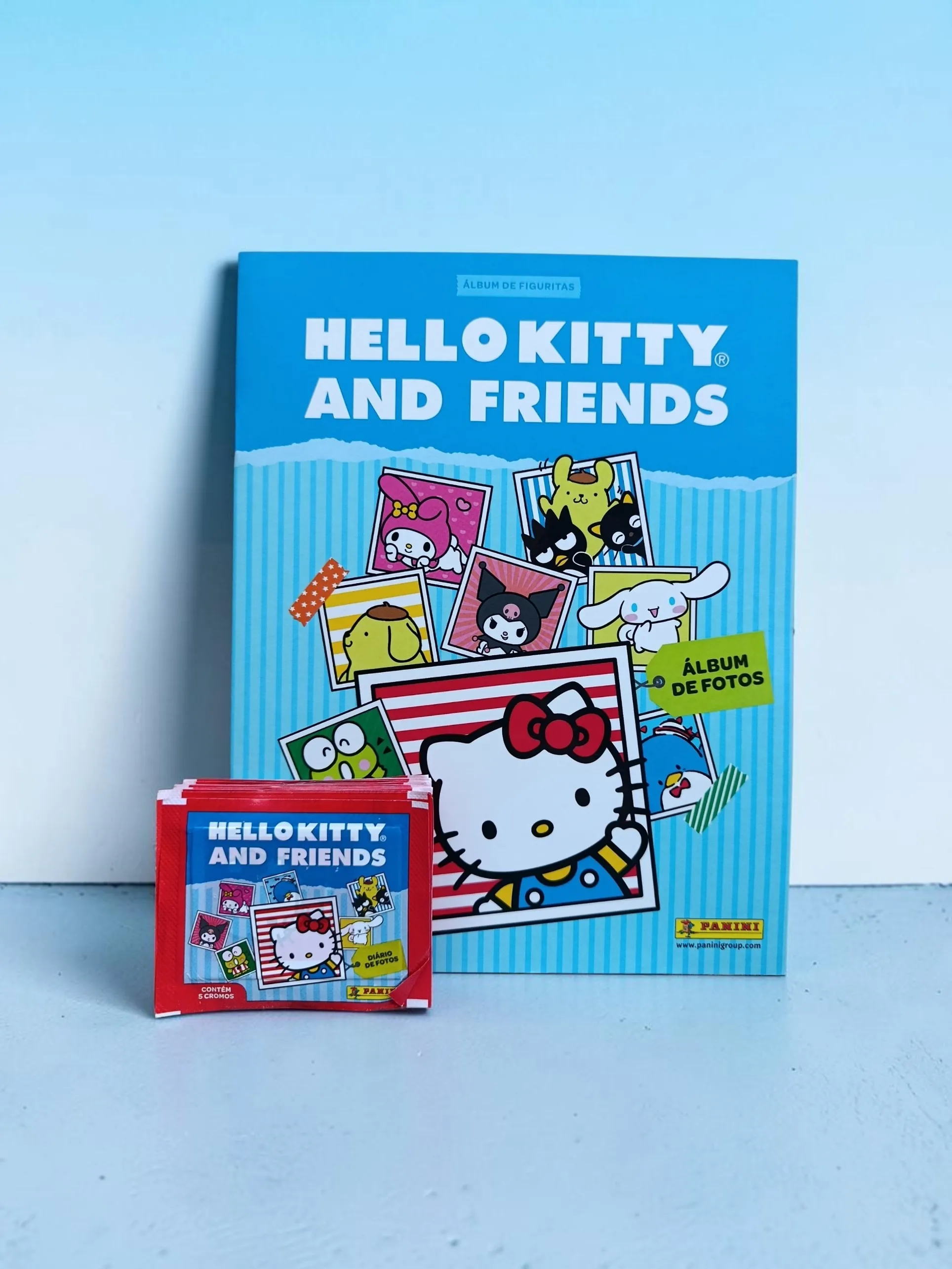 Combo Álbum + 20 Sobres de Figuritas Hello Kitty - imagen 1