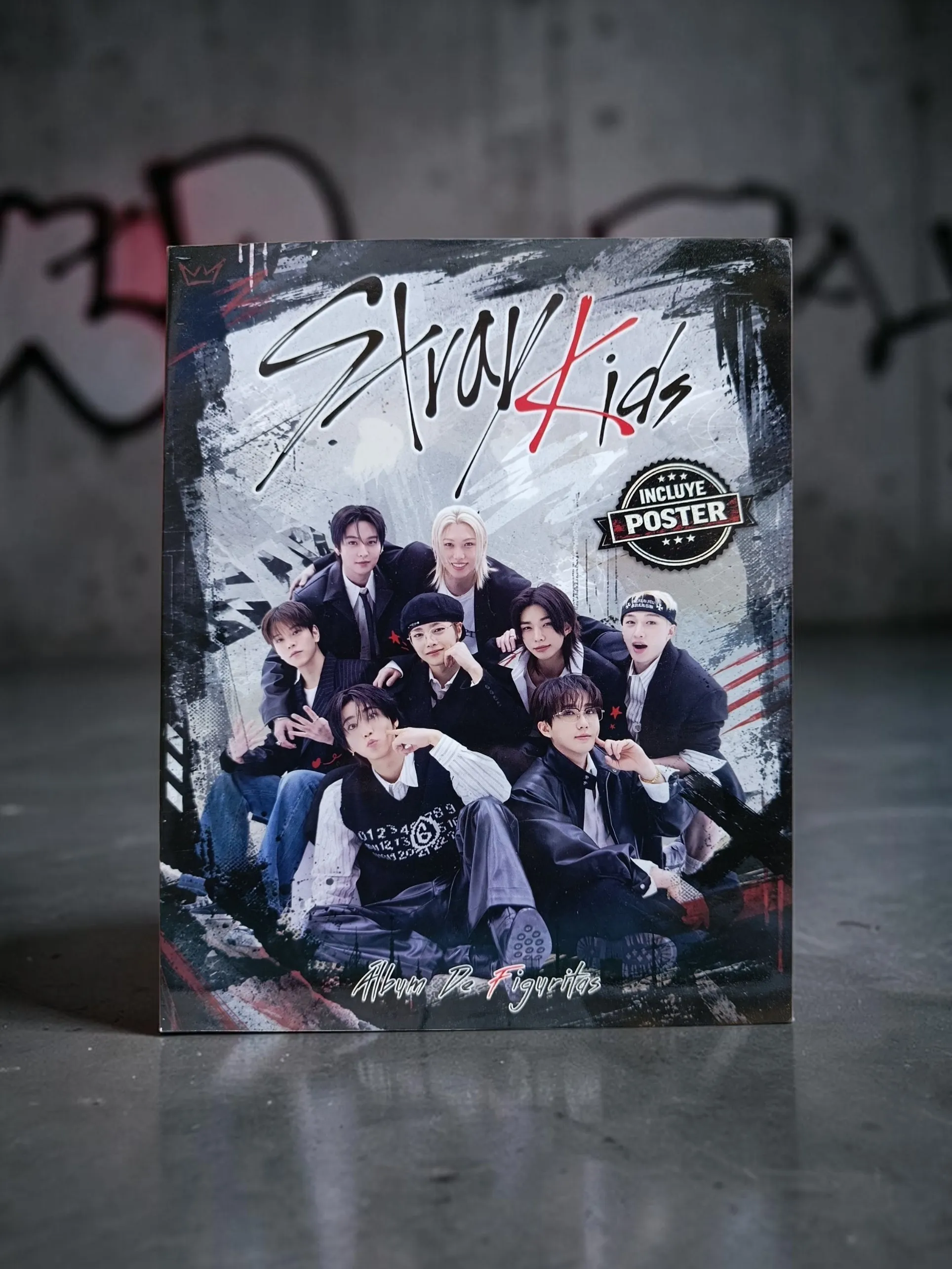 Álbum de Figuritas Stray Kids – 1 Unidad - imagen 1
