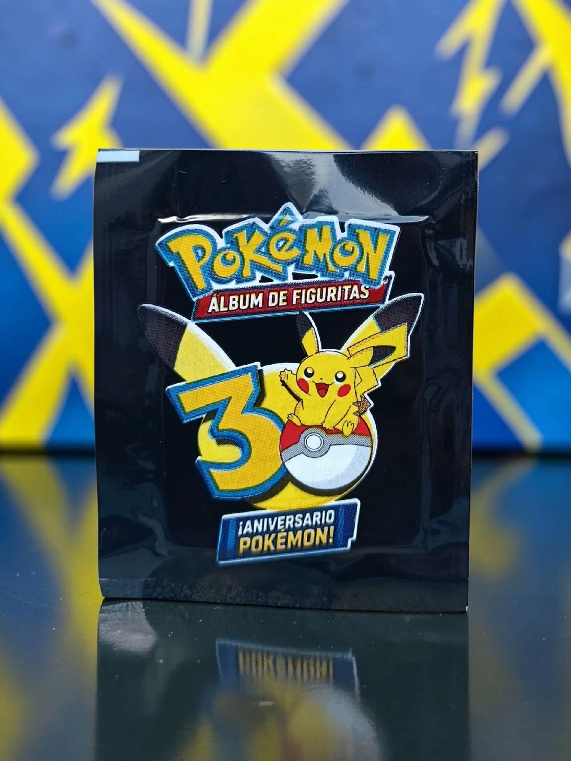 Sobre de Figuritas Pokémon 30 Aniversario – 1 Unidad - imagen 1